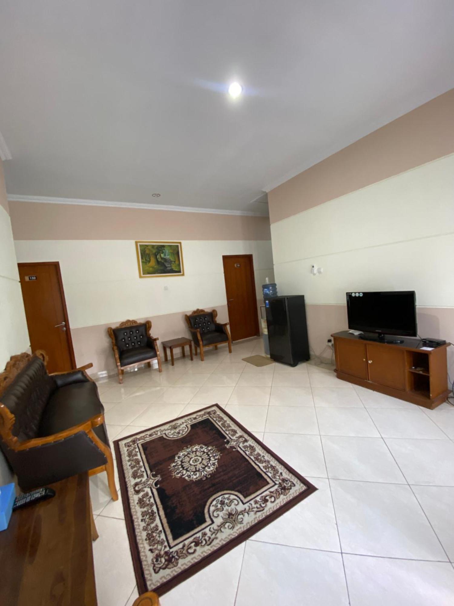 Ngabean Adiputra Guesthouse 2 By Homiq מראה חיצוני תמונה